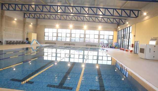 PISCINA