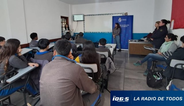 Policía Liceo Domingo 