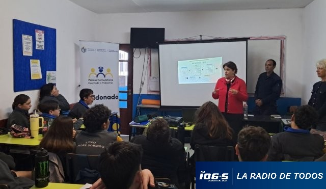 CHARLA POLICIA