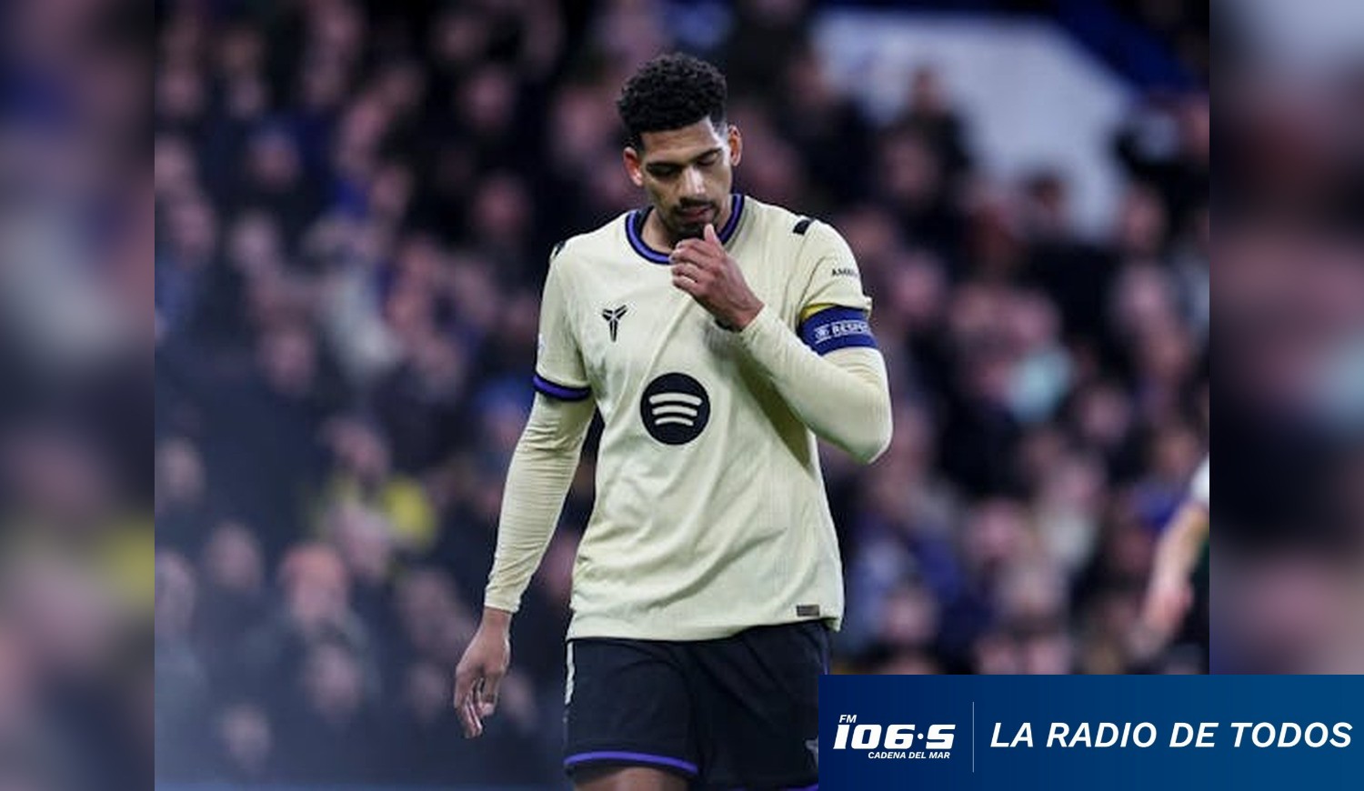 La preocupación crece en Barcelona: Araujo pide baja indefinida por salud mental.