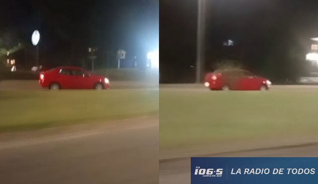 Automóvil rojo contra flecha bulevar Artigas 