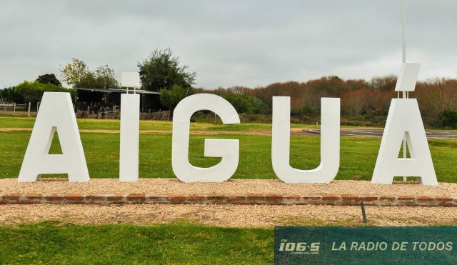 Aiguá cartel letras 