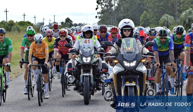 MUJER VUELTA CICLISTA