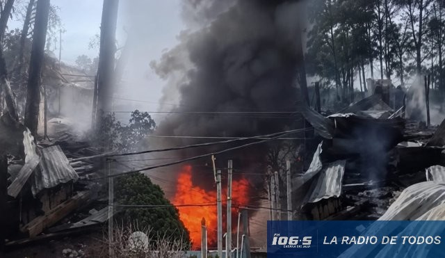 Incendio (Barrio Míguez): 3 familias perdieron todo y niña de 9 años está entre los damnificados.